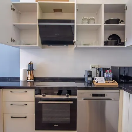 Modern 1 Bdr In Taksim Palace Apartment